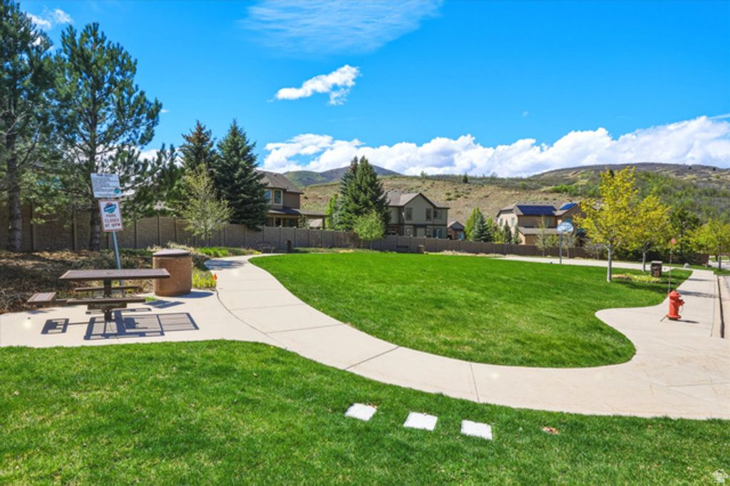 Image 58 of property listing at 2087 E AUTUMN FIELDS LN, Draper, UT 84020