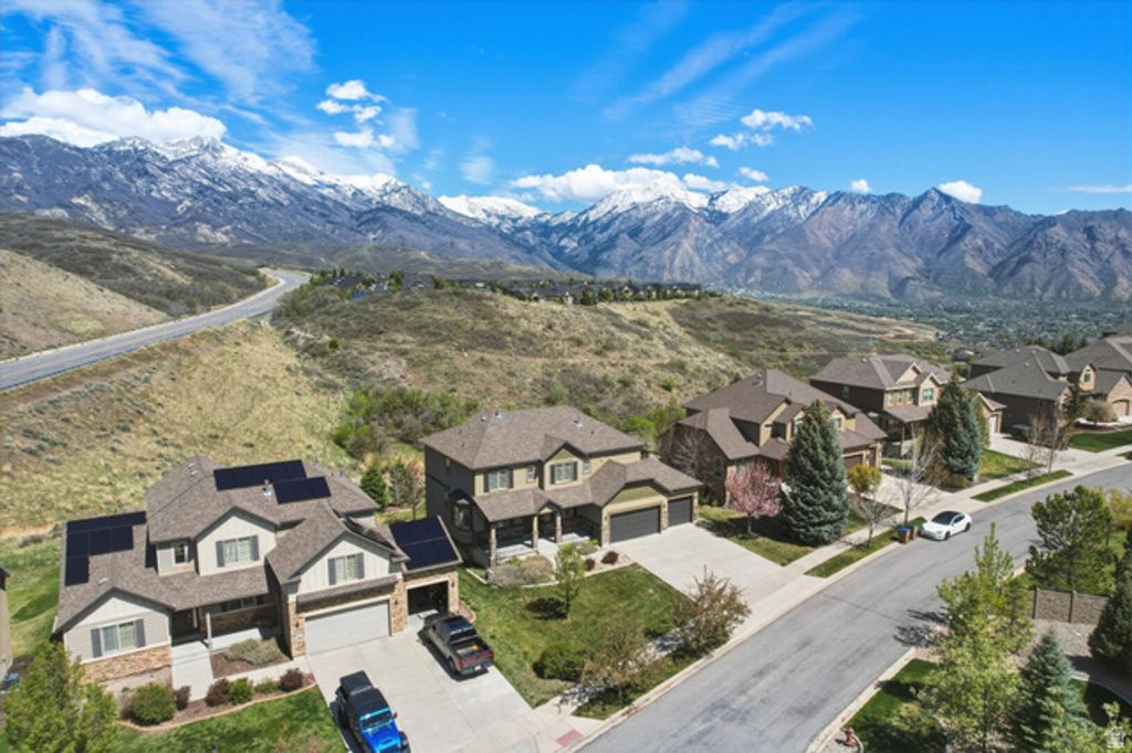 Image 61 of property listing at 2087 E AUTUMN FIELDS LN, Draper, UT 84020