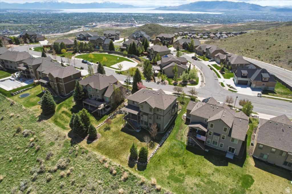 Image 62 of property listing at 2087 E AUTUMN FIELDS LN, Draper, UT 84020