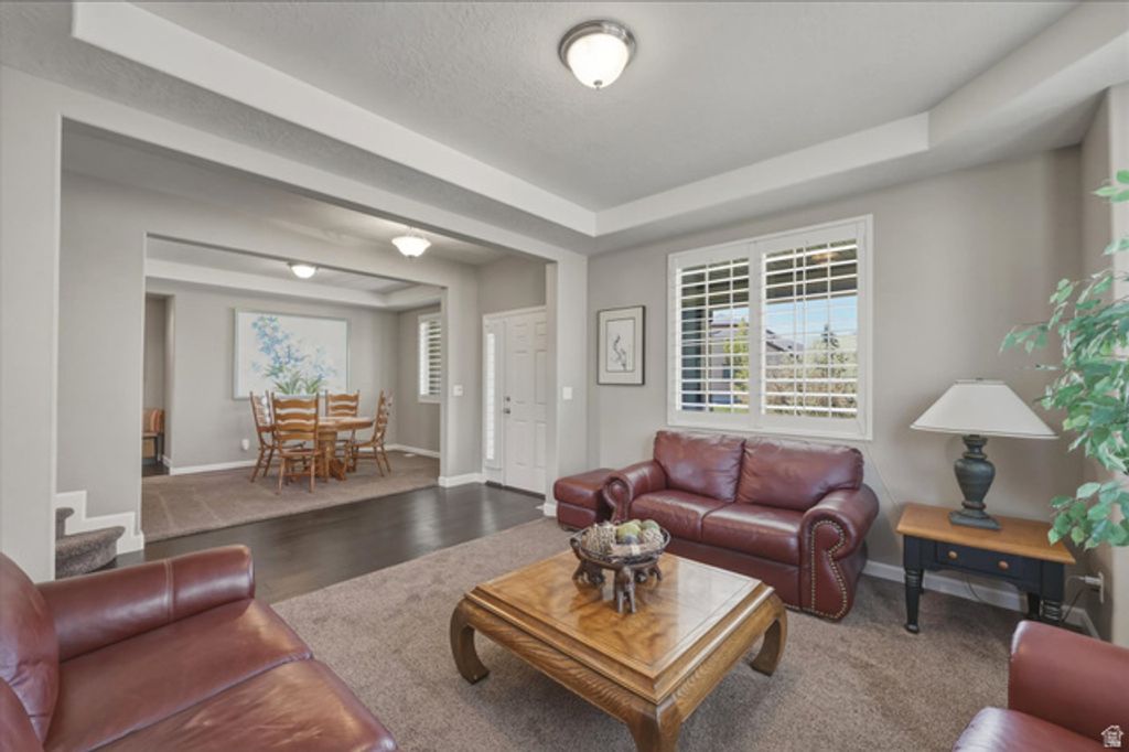 Image 8 of property listing at 2087 E AUTUMN FIELDS LN, Draper, UT 84020