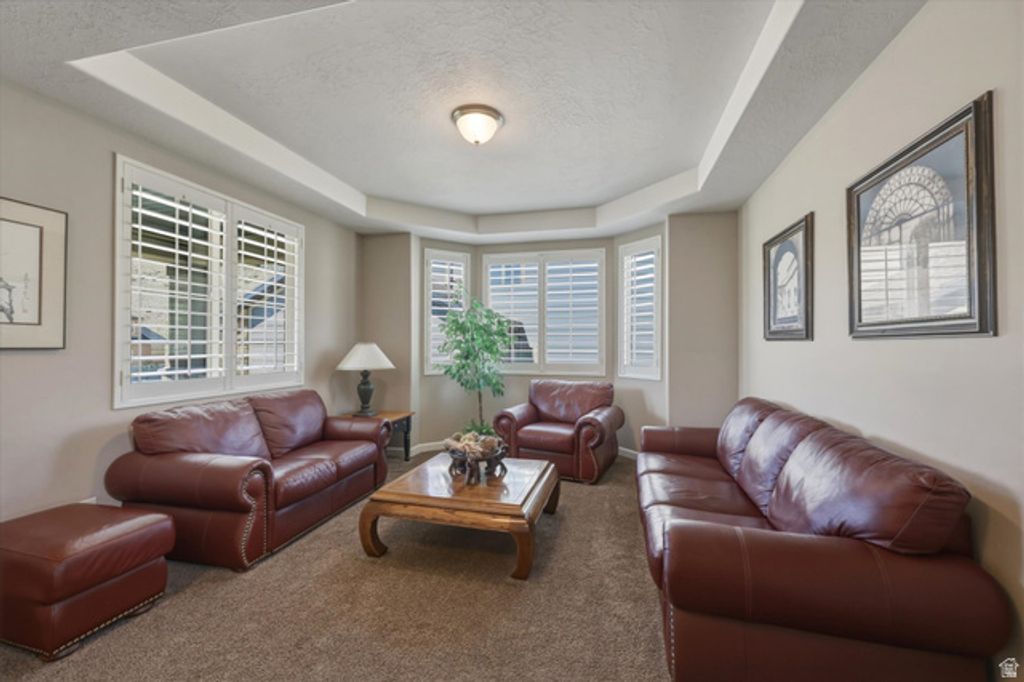 Image 9 of property listing at 2087 E AUTUMN FIELDS LN, Draper, UT 84020
