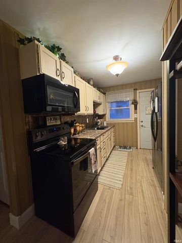 726 S Franklin Street, Oakland City, IN 47660