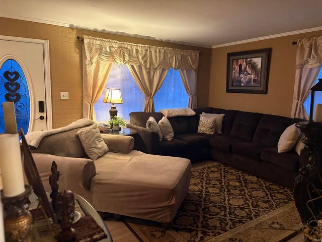 726 S Franklin Street, Oakland City, IN 47660