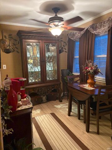 726 S Franklin Street, Oakland City, IN 47660