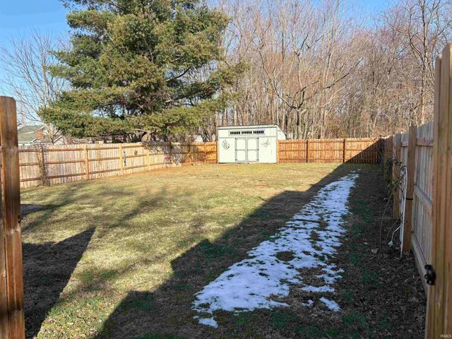 726 S Franklin Street, Oakland City, IN 47660