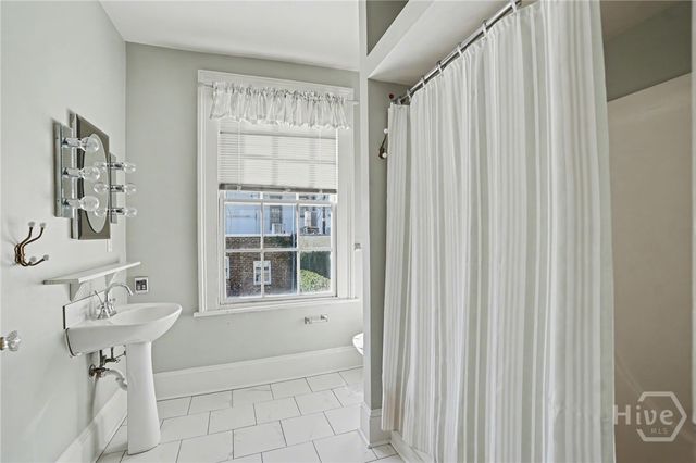 205 W Jones Street, Savannah, GA 31401