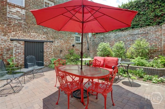 205 W Jones Street, Savannah, GA 31401