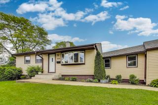 1086 E Thacker Street, Des Plaines, IL 60016