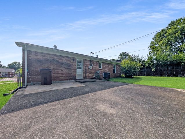 118 Kingsway Drive, Nicholasville, KY 40356