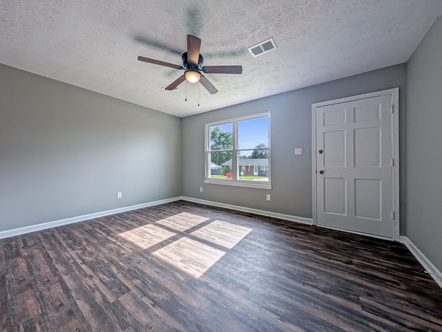118 Kingsway Drive, Nicholasville, KY 40356