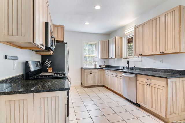 160 Terrell Rd, San Antonio, TX 78209