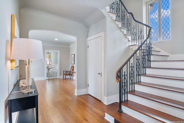 160 Terrell Rd, San Antonio, TX 78209