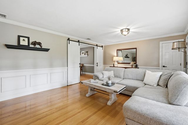 8 Shady Ln, Wilbraham, MA 01095