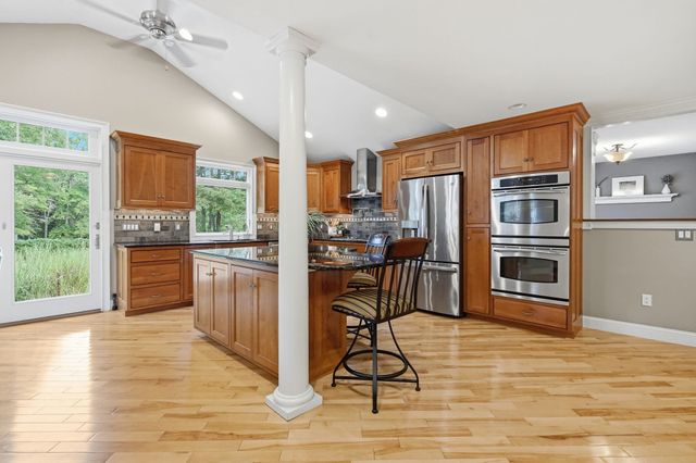 8 Shady Ln, Wilbraham, MA 01095