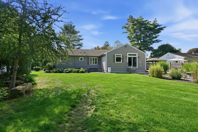 8 Shady Ln, Wilbraham, MA 01095