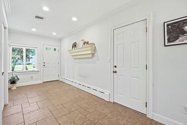 8 Shady Ln, Wilbraham, MA 01095