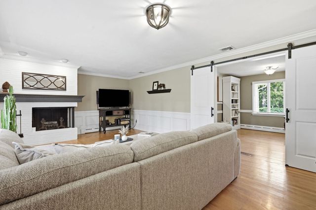 8 Shady Ln, Wilbraham, MA 01095