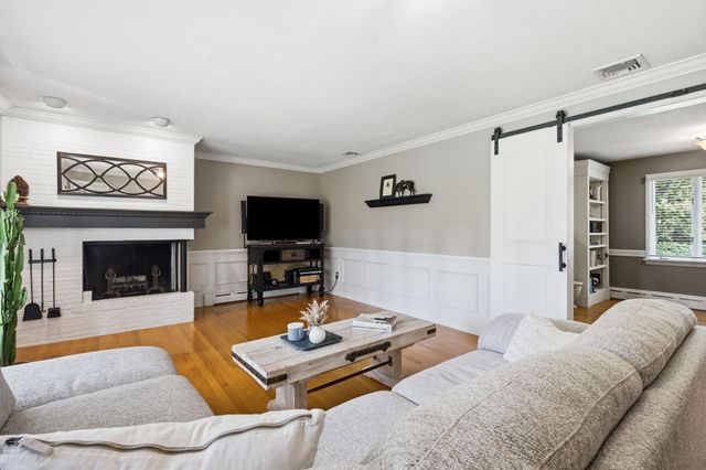 8 Shady Ln, Wilbraham, MA 01095