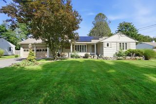 8 Shady Ln, Wilbraham, MA 01095