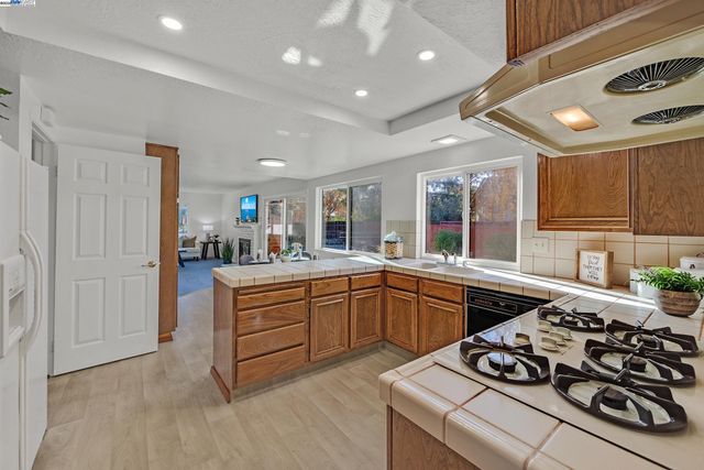 359 Cardona Cir, San Ramon, CA 94583