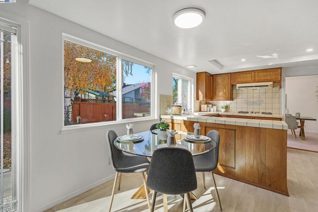 359 Cardona Cir, San Ramon, CA 94583