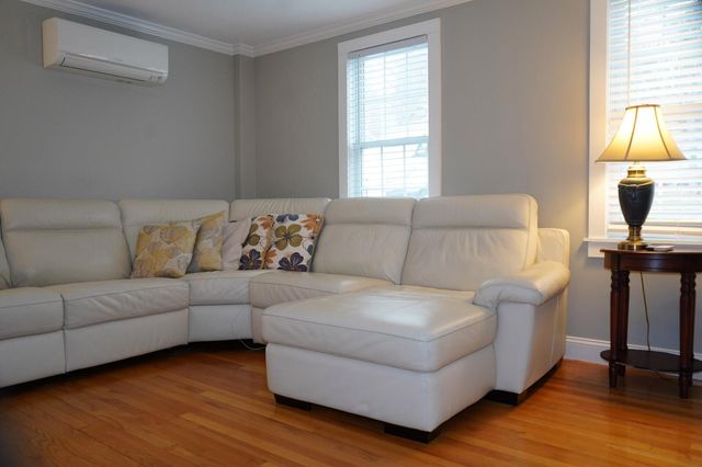 54 Melbourne Road, Hyannis, MA 02601