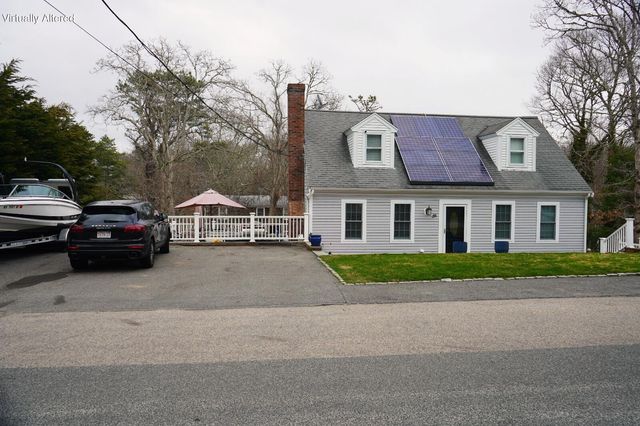 54 Melbourne Road, Hyannis, MA 02601