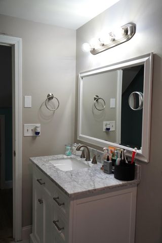 54 Melbourne Road, Hyannis, MA 02601