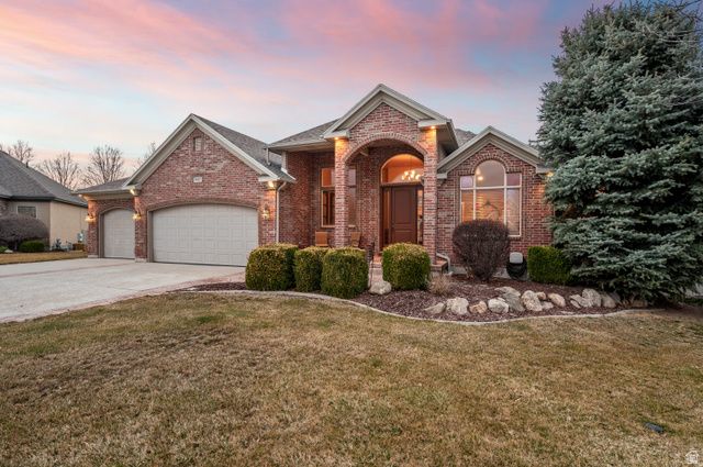 9987 S TEE SHOT CIR, South Jordan, UT 84009