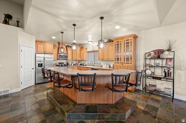 9987 S TEE SHOT CIR, South Jordan, UT 84009