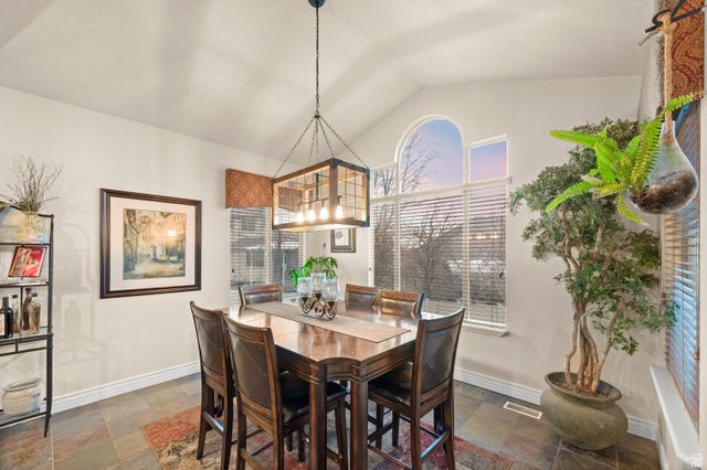 9987 S TEE SHOT CIR, South Jordan, UT 84009