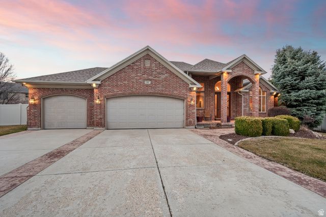 9987 S TEE SHOT CIR, South Jordan, UT 84009