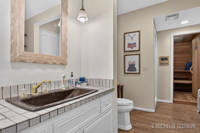 2465 Cascade Springs Drive, Grand Rapids, MI 49546