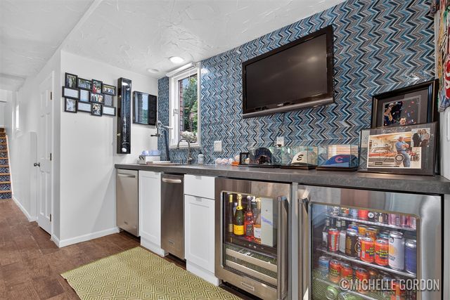 2465 Cascade Springs Drive, Grand Rapids, MI 49546