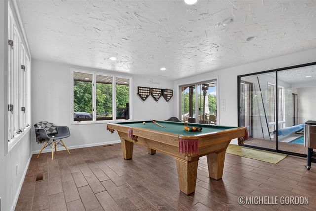 2465 Cascade Springs Drive, Grand Rapids, MI 49546