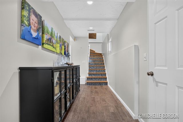 2465 Cascade Springs Drive, Grand Rapids, MI 49546