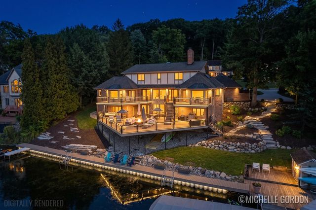 2465 Cascade Springs Drive, Grand Rapids, MI 49546