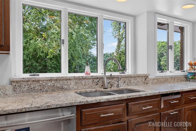 2465 Cascade Springs Drive, Grand Rapids, MI 49546