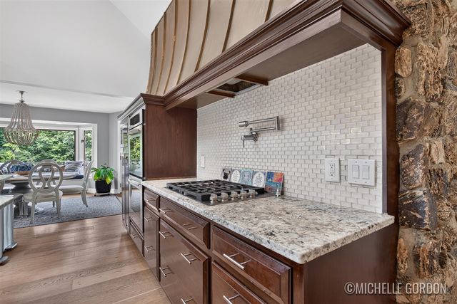 2465 Cascade Springs Drive, Grand Rapids, MI 49546
