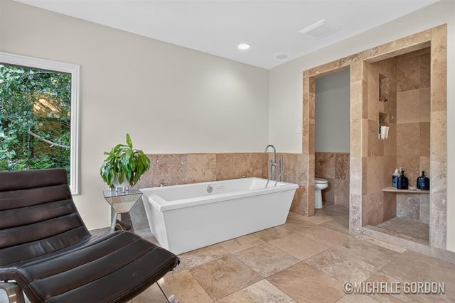 2465 Cascade Springs Drive, Grand Rapids, MI 49546
