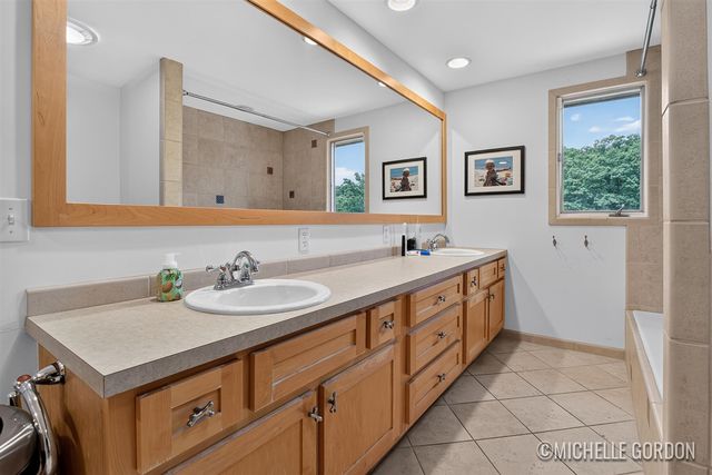 2465 Cascade Springs Drive, Grand Rapids, MI 49546