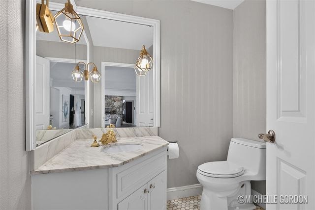 2465 Cascade Springs Drive, Grand Rapids, MI 49546