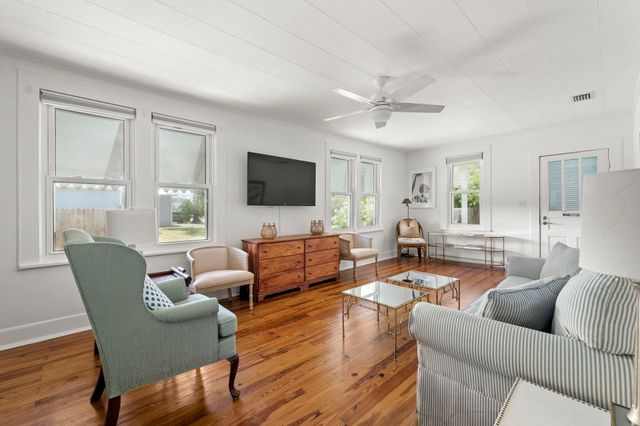 8 Poinciana Ave, St Augustine, FL 32084