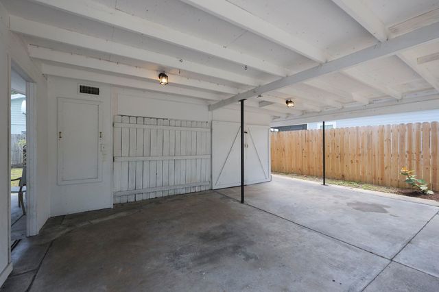 8 Poinciana Ave, St Augustine, FL 32084