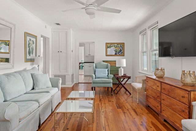 8 Poinciana Ave, St Augustine, FL 32084