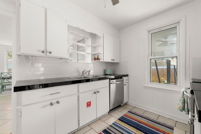 8 Poinciana Ave, St Augustine, FL 32084