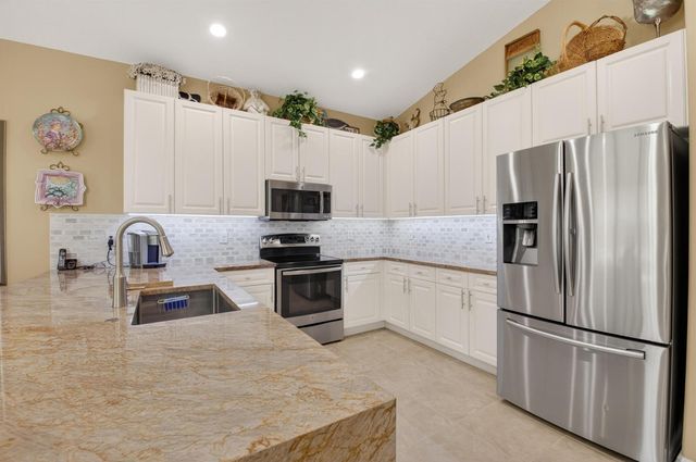 7180 Francisco Bend Drive, Delray Beach, FL 33446