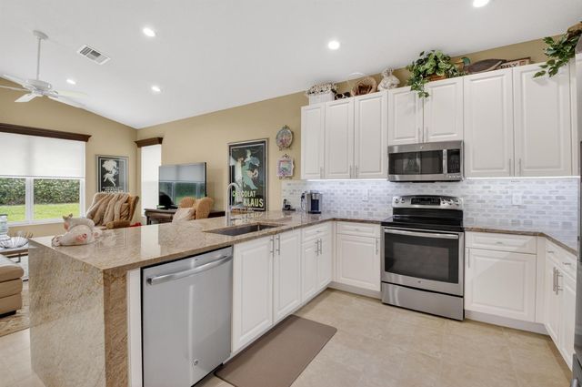 7180 Francisco Bend Drive, Delray Beach, FL 33446