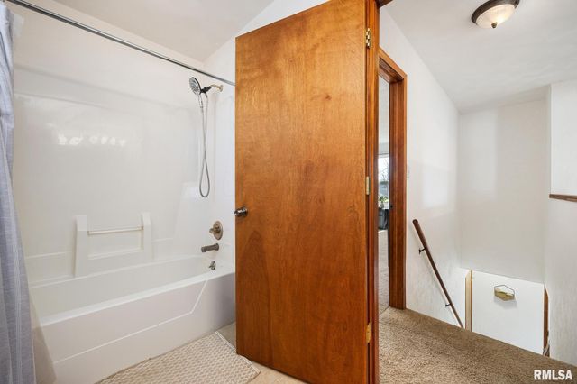 1311 LAWNDALE Avenue, Pekin, IL 61554