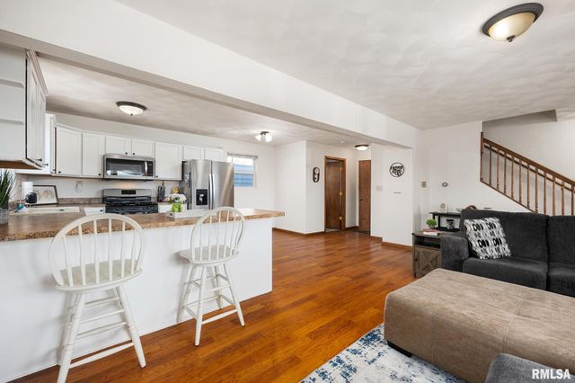 1311 LAWNDALE Avenue, Pekin, IL 61554